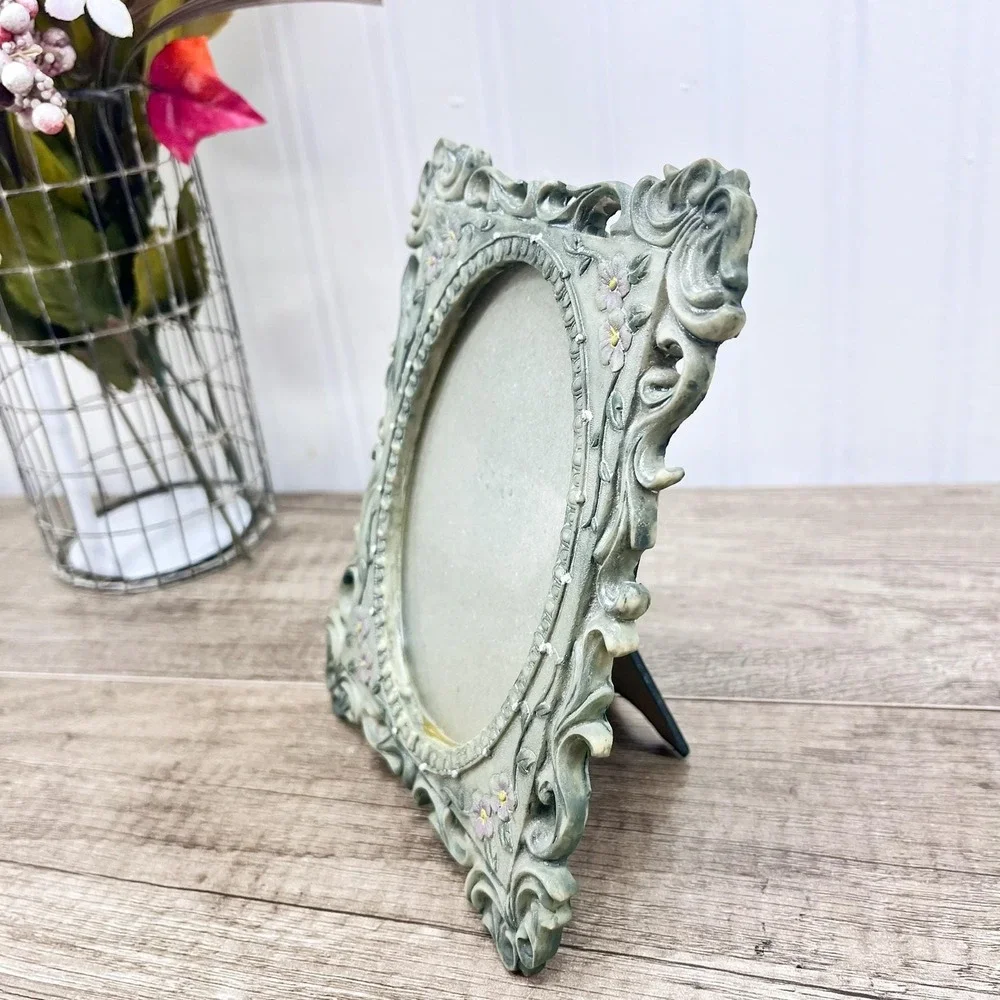 Vintage Decorative Picture Frame‎ 3 x 5 inches